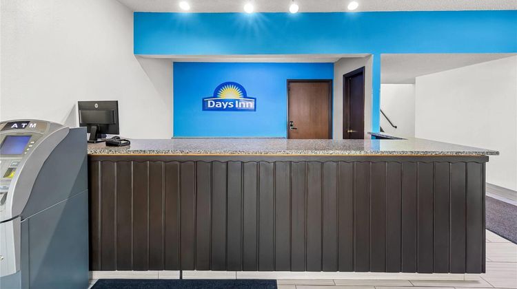Days Inn Fond du Lac Lobby