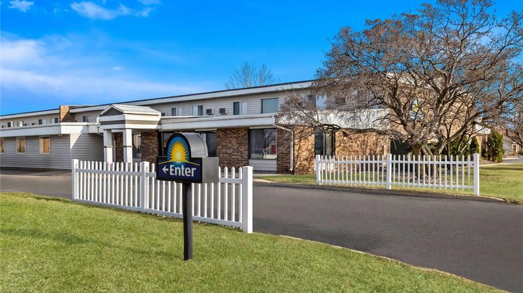 Days Inn Fond du Lac Exterior
