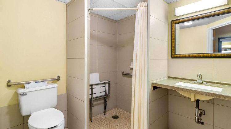 Days Inn Minot Room