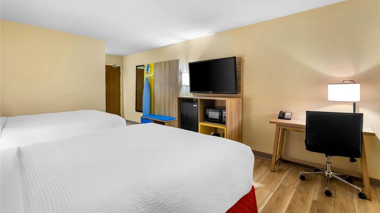 Days Inn Minot Room