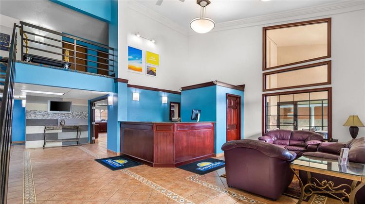 Days Inn Minot Lobby