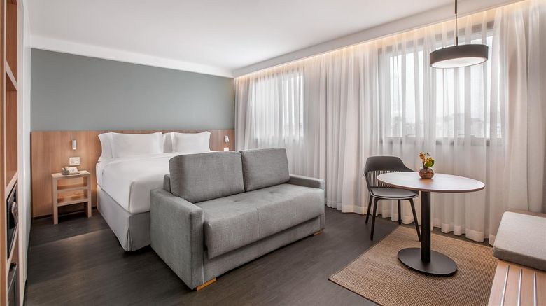 <b>Sao Paulo Higienopolis, Affiliated Melia Room</b>. Images powered by <a href="https://iceportal.shijigroup.com/" title="IcePortal" target="_blank">IcePortal</a>.