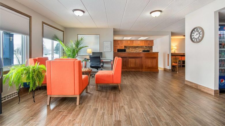 <b>Days Inn International Falls Lobby</b>. Images powered by <a href="https://iceportal.shijigroup.com/" title="IcePortal" target="_blank">IcePortal</a>.
