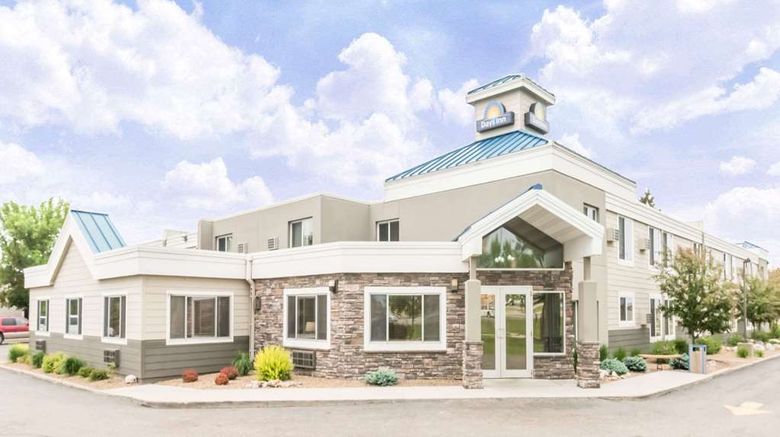 Days Inn Bismark Exterior. Images powered by <a href="https://iceportal.shijigroup.com" target="_blank" rel="noopener">Ice Portal</a>.