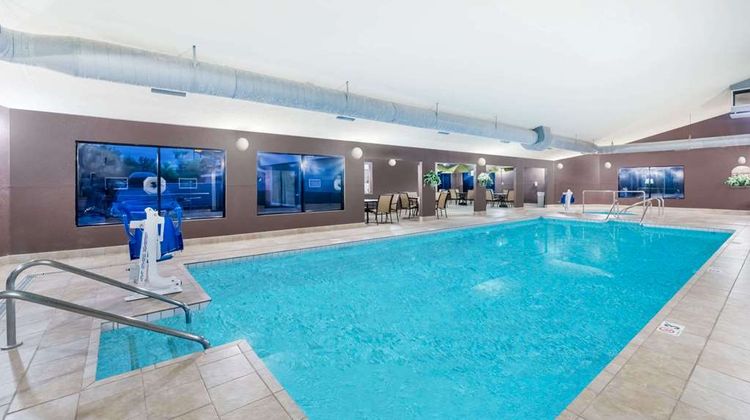 Days Inn Bismark Pool