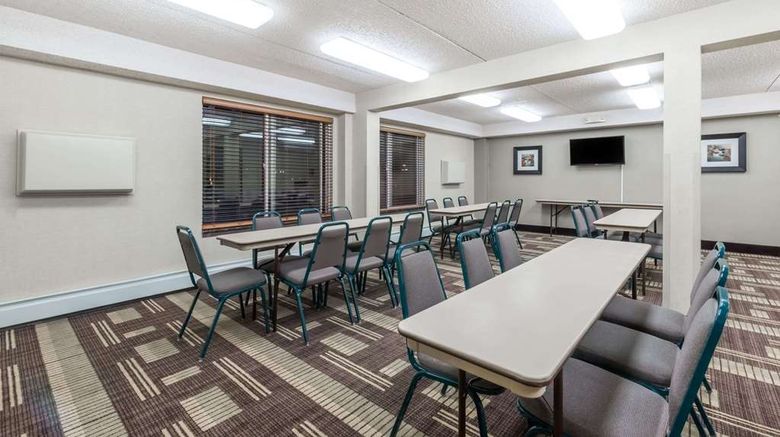 <b>Days Inn Bismark Meeting</b>. Images powered by <a href="https://iceportal.shijigroup.com/" title="IcePortal" target="_blank">IcePortal</a>.