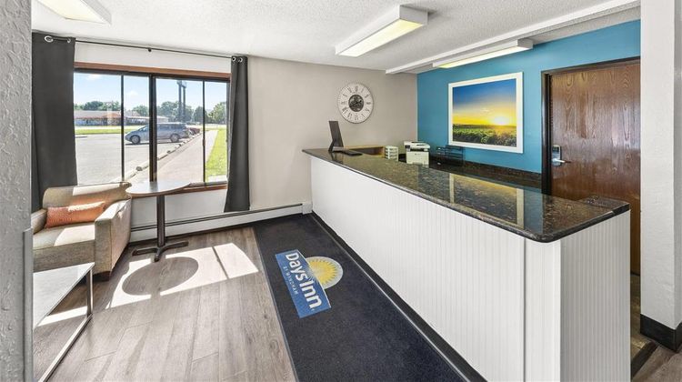 Days Inn Winona Lobby