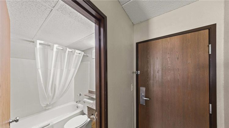 Days Inn Winona Room