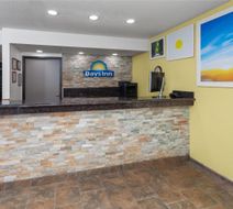 Days Inn Mason City Lobby
