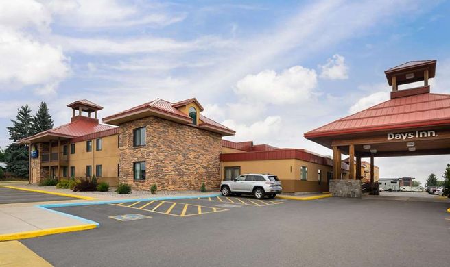 Days Inn & Suites Bozeman Exterior