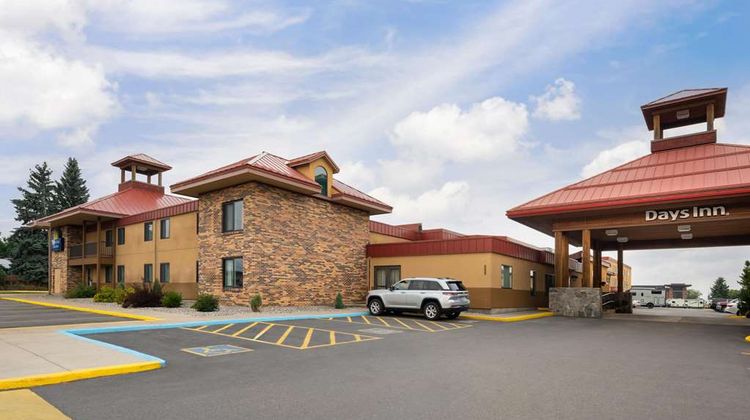 Days Inn & Suites Bozeman Exterior