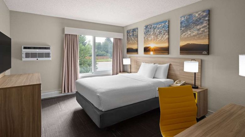 <b>Days Inn & Suites Bozeman Room</b>. Images powered by <a href="https://iceportal.shijigroup.com/" title="IcePortal" target="_blank">IcePortal</a>.