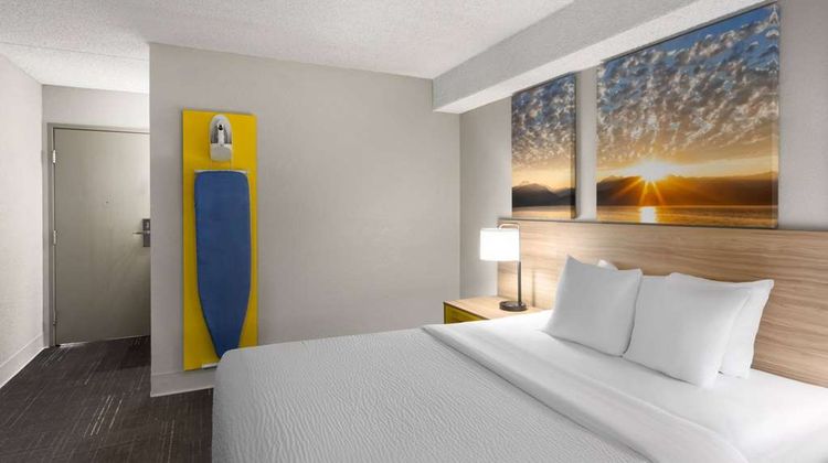 Days Inn & Suites Bozeman Room