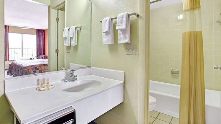 Days Inn Benson Room