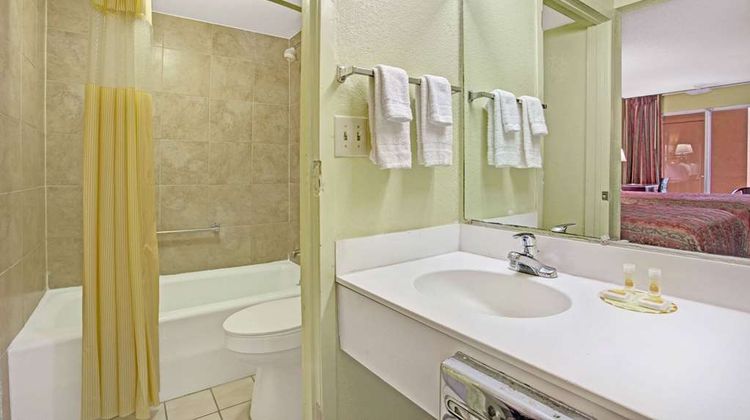 Days Inn Benson Room