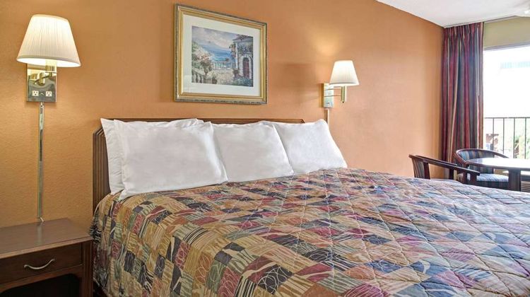 Days Inn Benson Room