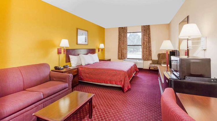 Days Inn Tappahannock Room