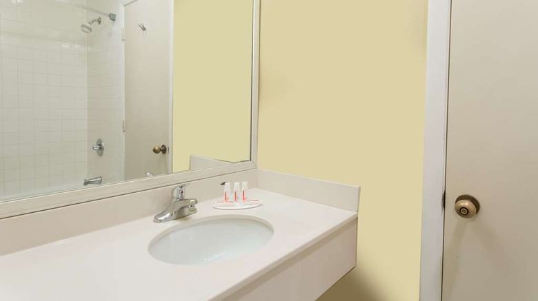 <b>Days Inn Tappahannock Room</b>. Images powered by <a href="https://iceportal.shijigroup.com/" title="IcePortal" target="_blank">IcePortal</a>.