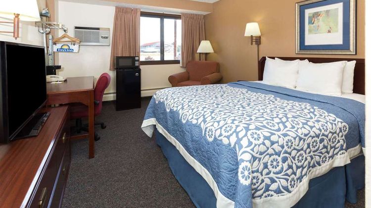 Days Inn by Wyndham, Fort Collins Room