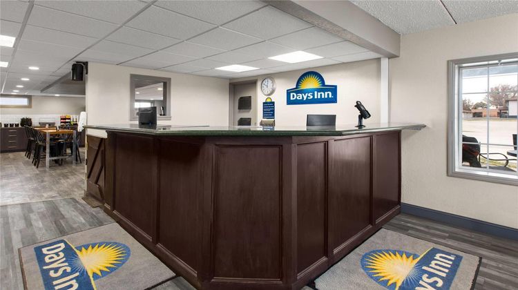 Days Inn Pierre Lobby