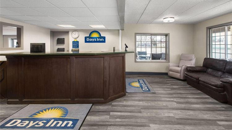 Days Inn Pierre Lobby