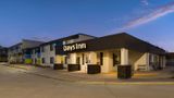 <b>Days Inn Pierre Exterior</b>. Images powered by <a href="https://iceportal.shijigroup.com/" title="IcePortal" target="_blank">IcePortal</a>.