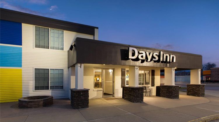 Days Inn Pierre Exterior