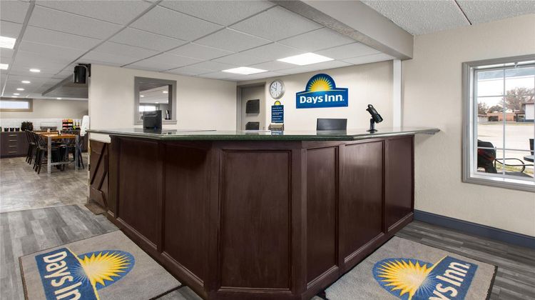 Days Inn Pierre Lobby