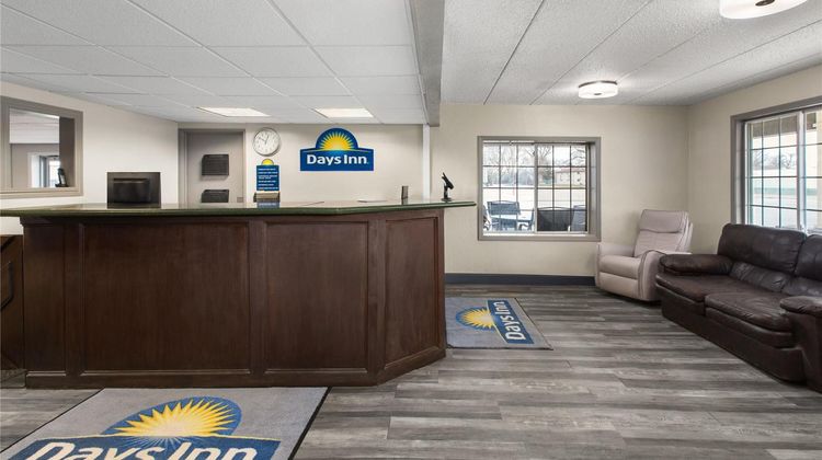 Days Inn Pierre Lobby