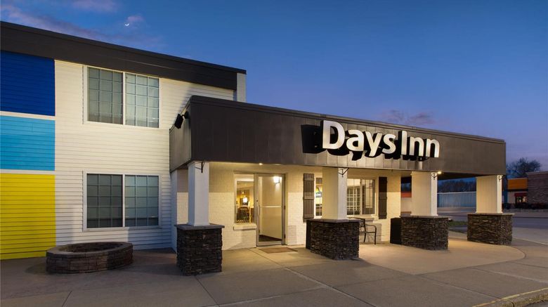 <b>Days Inn Pierre Exterior</b>. Images powered by <a href="https://iceportal.shijigroup.com/" title="IcePortal" target="_blank">IcePortal</a>.