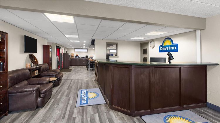 Days Inn Pierre Lobby