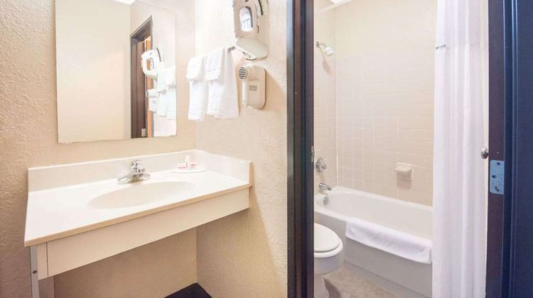 Days Inn Sioux Falls Airport Room