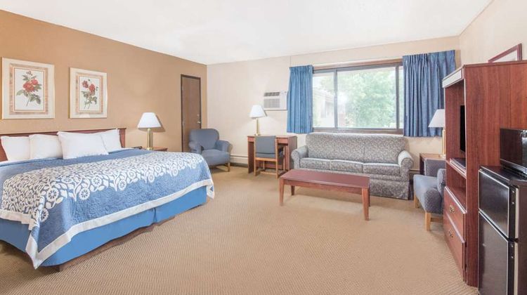 Days Inn Sioux Falls Airport Suite