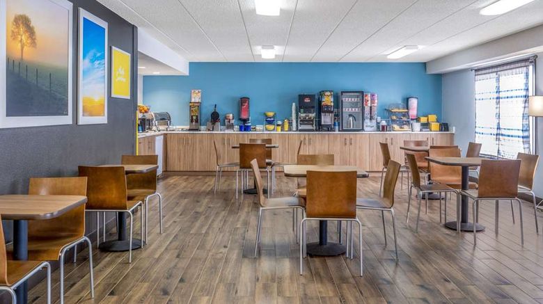 <b>Days Inn Sioux Falls Airport Restaurant</b>. Images powered by <a href="https://iceportal.shijigroup.com/" title="IcePortal" target="_blank">IcePortal</a>.