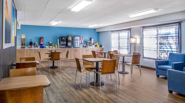 <b>Days Inn Sioux Falls Airport Restaurant</b>. Images powered by <a href="https://iceportal.shijigroup.com/" title="IcePortal" target="_blank">IcePortal</a>.