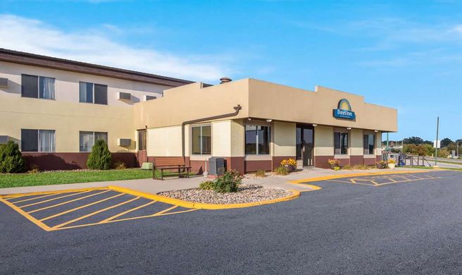 Days Inn Newton Exterior