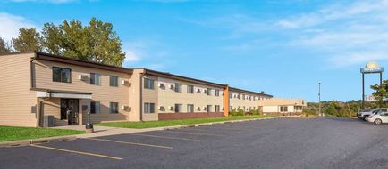 Days Inn Newton Exterior