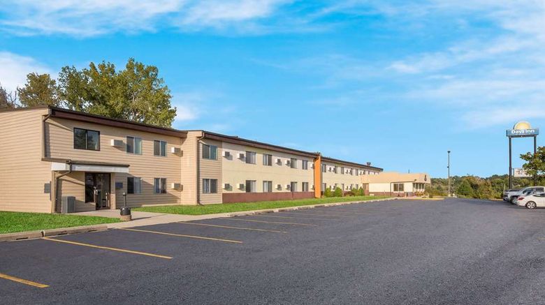 <b>Days Inn Newton Exterior</b>. Images powered by <a href="https://iceportal.shijigroup.com/" title="IcePortal" target="_blank">IcePortal</a>.