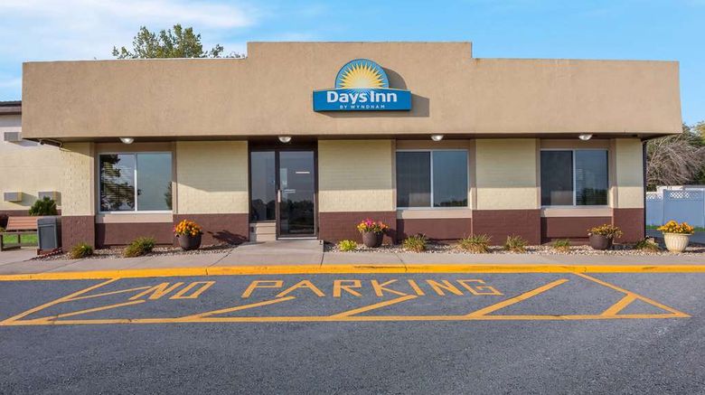 <b>Days Inn Newton Exterior</b>. Images powered by <a href="https://iceportal.shijigroup.com/" title="IcePortal" target="_blank">IcePortal</a>.