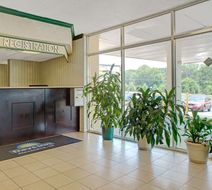 Days Inn Alexandria South Lobby