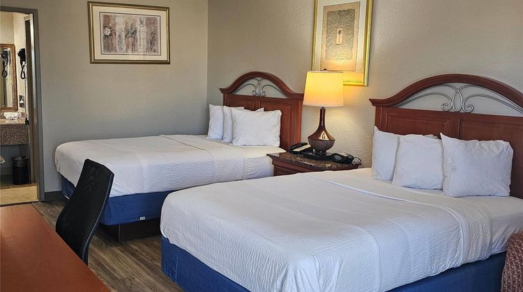 Days Inn by Wyndham Orlando Downtown Room
