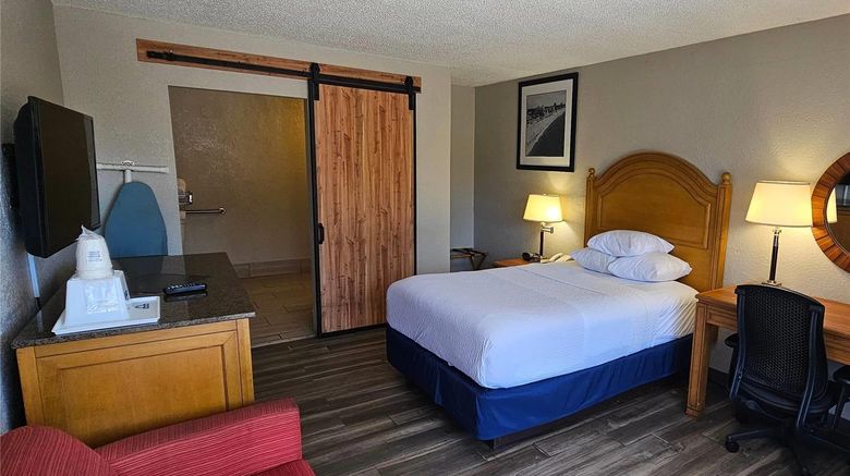 <b>Days Inn by Wyndham Orlando Downtown Room</b>. Images powered by <a href="https://iceportal.shijigroup.com/" title="IcePortal" target="_blank">IcePortal</a>.