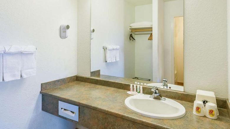 <b>Super 8 100 Mile House Room</b>. Images powered by <a href="https://iceportal.shijigroup.com/" title="IcePortal" target="_blank">IcePortal</a>.