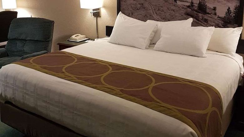 <b>Super 8 100 Mile House Room</b>. Images powered by <a href="https://iceportal.shijigroup.com/" title="IcePortal" target="_blank">IcePortal</a>.