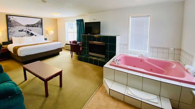 <b>Super 8 100 Mile House Suite</b>. Images powered by <a href="https://iceportal.shijigroup.com/" title="IcePortal" target="_blank">IcePortal</a>.
