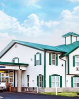 Super 8 100 Mile House