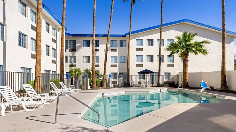 Days Hotel Mesa Near Phoenix Pool