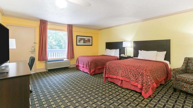 <b>Days Inn Savannah Airport Room</b>. Images powered by <a href="https://iceportal.shijigroup.com/" title="IcePortal" target="_blank">IcePortal</a>.