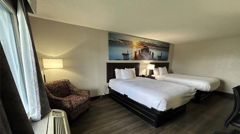 <b>Days Inn Savannah Airport Room</b>. Images powered by <a href="https://iceportal.shijigroup.com/" title="IcePortal" target="_blank">IcePortal</a>.