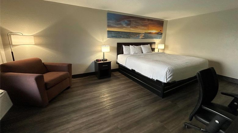 <b>Days Inn Savannah Airport Room</b>. Images powered by <a href="https://iceportal.shijigroup.com/" title="IcePortal" target="_blank">IcePortal</a>.